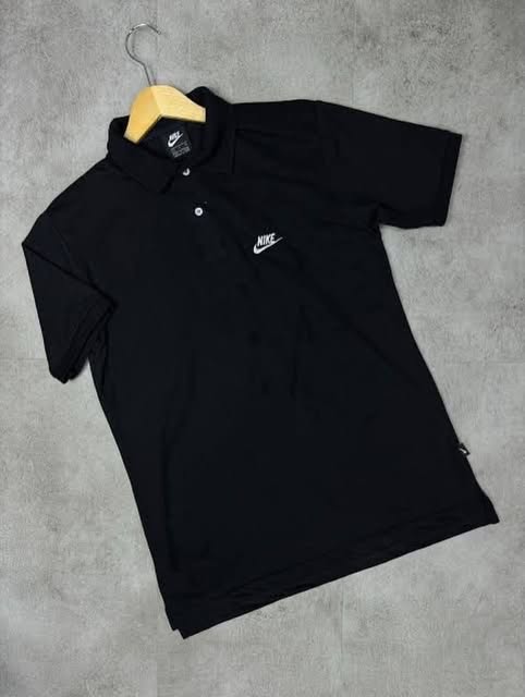 Polo Essential Preta